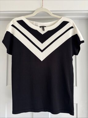 Escalating Black & White Chevron Knit Top